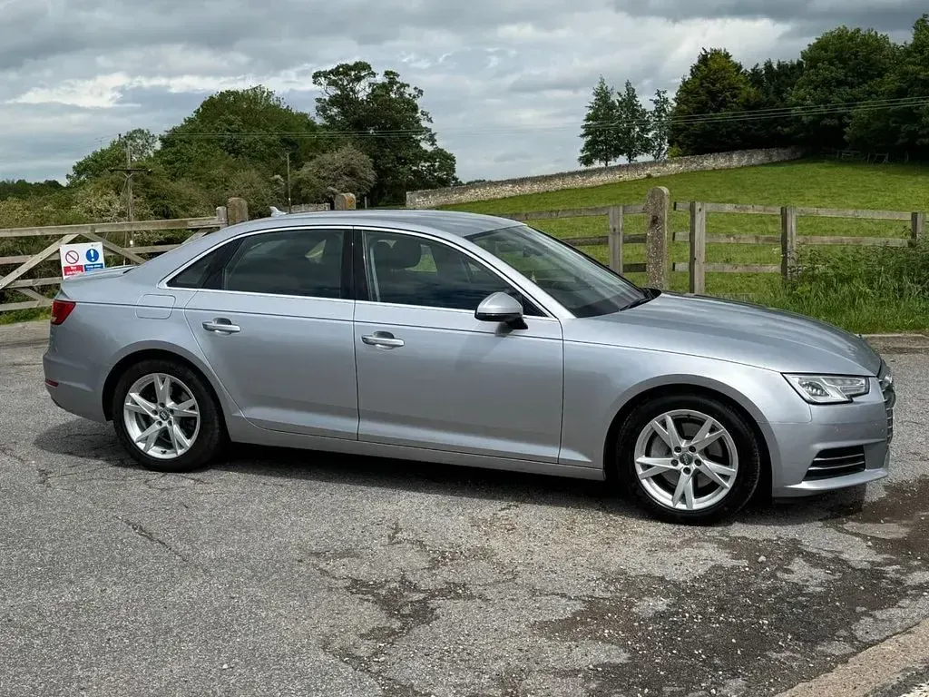 Used Audi A4 Sport 190 HP (139 kW) 2017 Silver Sedan