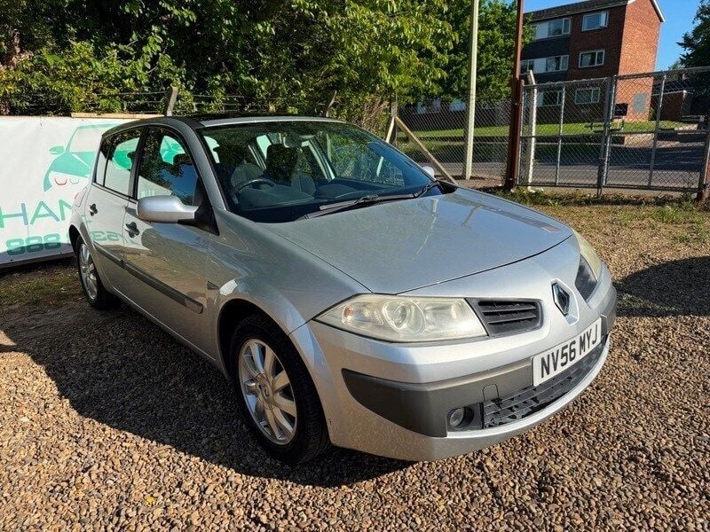 Silver Used 2006 Renault Mégane II Dynamique Hatchback | £1,895 (Super price) - Image 1/4