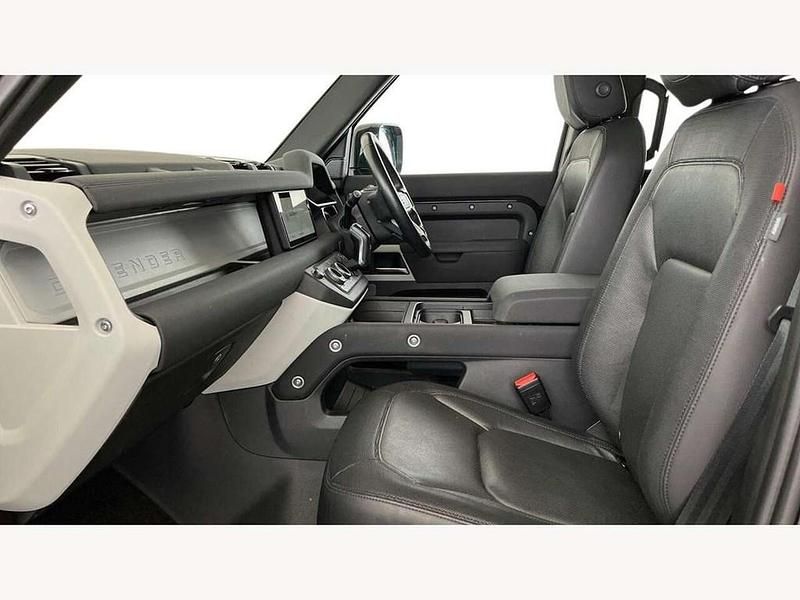 Used Land Rover Defender SE Dynamic 404 HP (297 kW) 2023 Black SUV