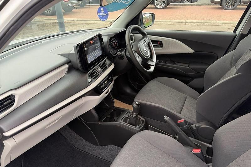 Used Suzuki Swift 2025 White Hatchback