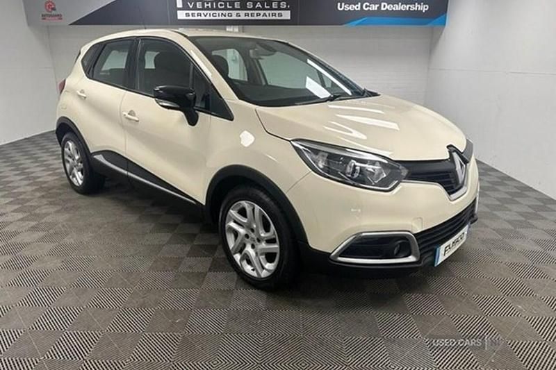 Cream Used 2016 Renault Captur Dynamique SUV | £6,495 (Fair price) - Image 1/1
