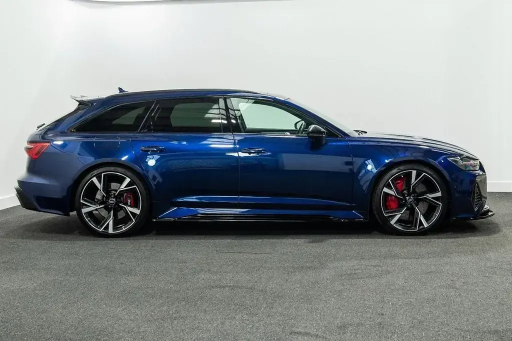 Used Audi RS6 Design 600 HP (441 kW) 2020 Blue Estate