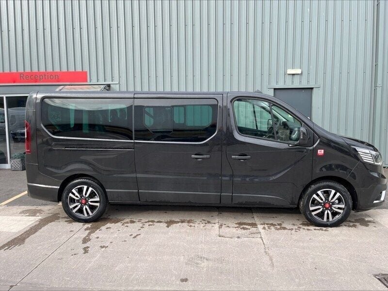 New 2025 Renault Trafic Van | £32,950 - Image 1/4