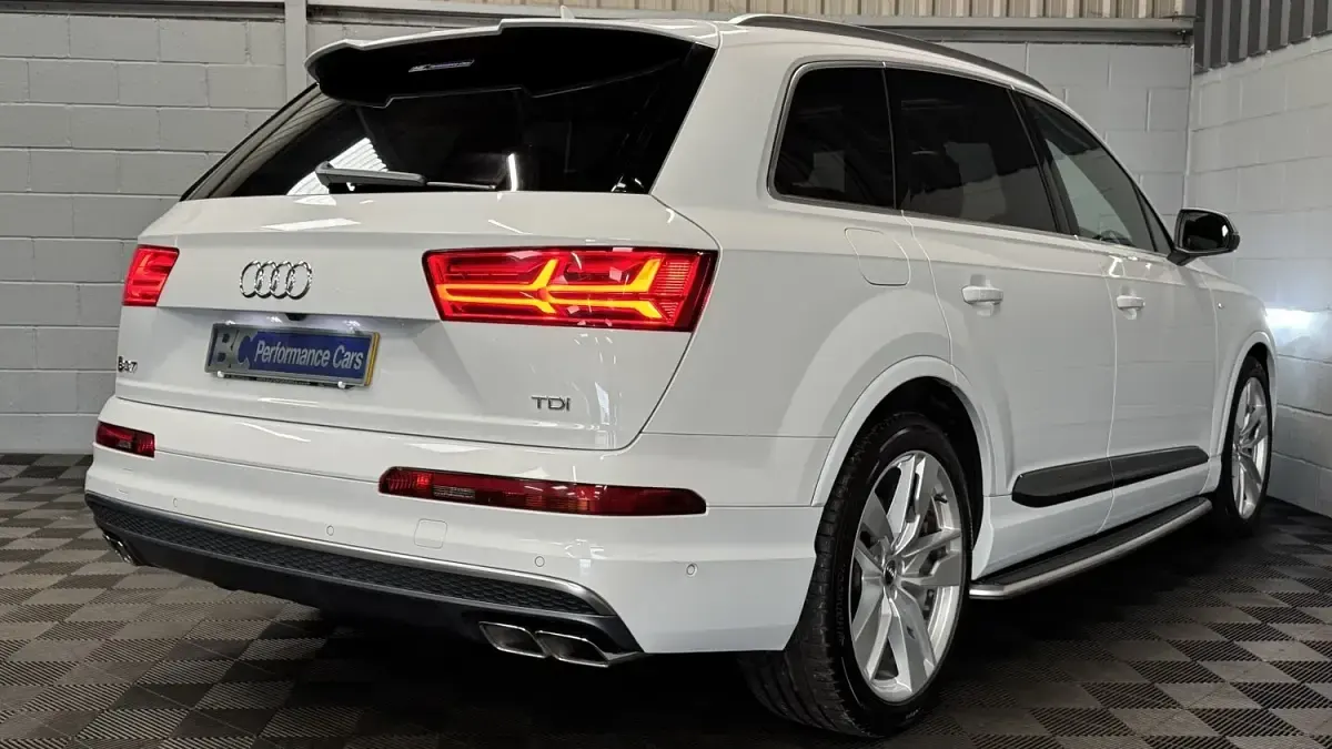 Used Audi SQ7 Advanced Plus 435 HP (319 kW) 2017 White SUV