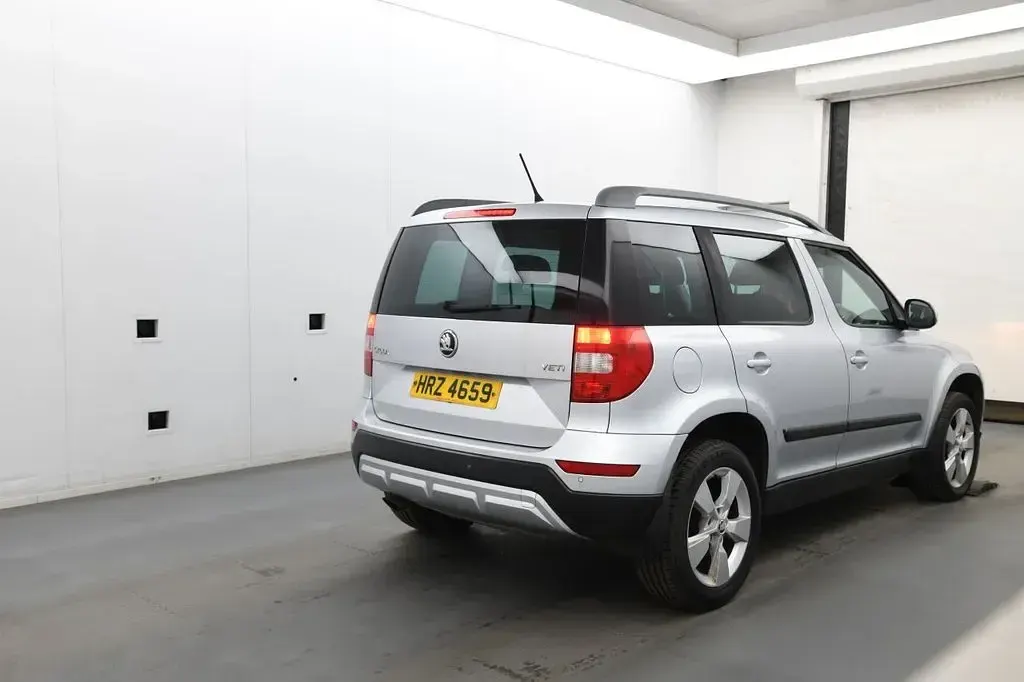 Used Skoda Yeti SE 105 HP (77 kW) 2014 Silver SUV