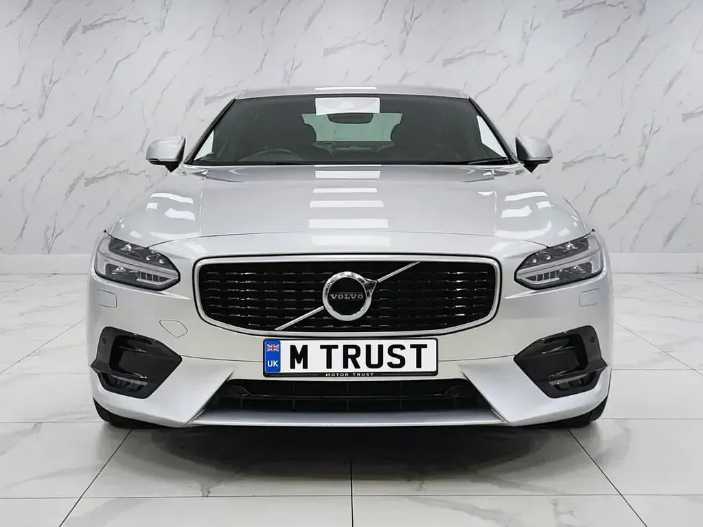 Usado Volvo S90 R-Design 190 CV (139 kW) 2018 Plateado Berlina