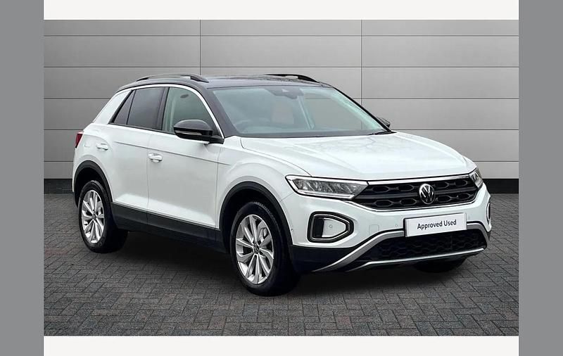 White Used 2022 VW T-Roc Life SUV | £19,990 (Fair price) - Image 1/3