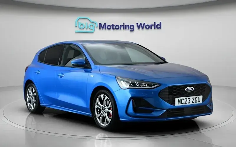Used Ford Focus ST-Line 125 HP (91 kW) 2023 Blue Hatchback