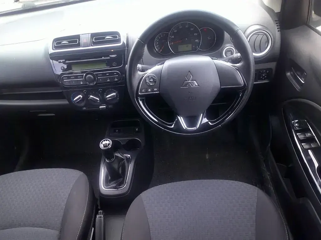 Used Mitsubishi Mirage 79 HP (58 kW) 2018 White Hatchback