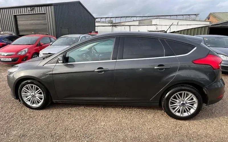 Used Ford Focus Zetec 125 HP (91 kW) 2018 Black Hatchback