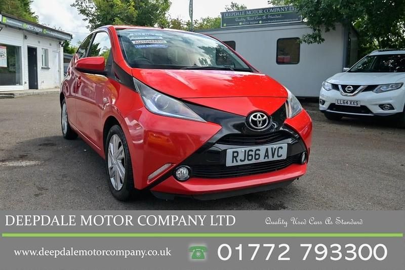 Red Used 2016 Toyota Aygo x-press Hatchback | £6,690 (Fair price) - Image 1/4