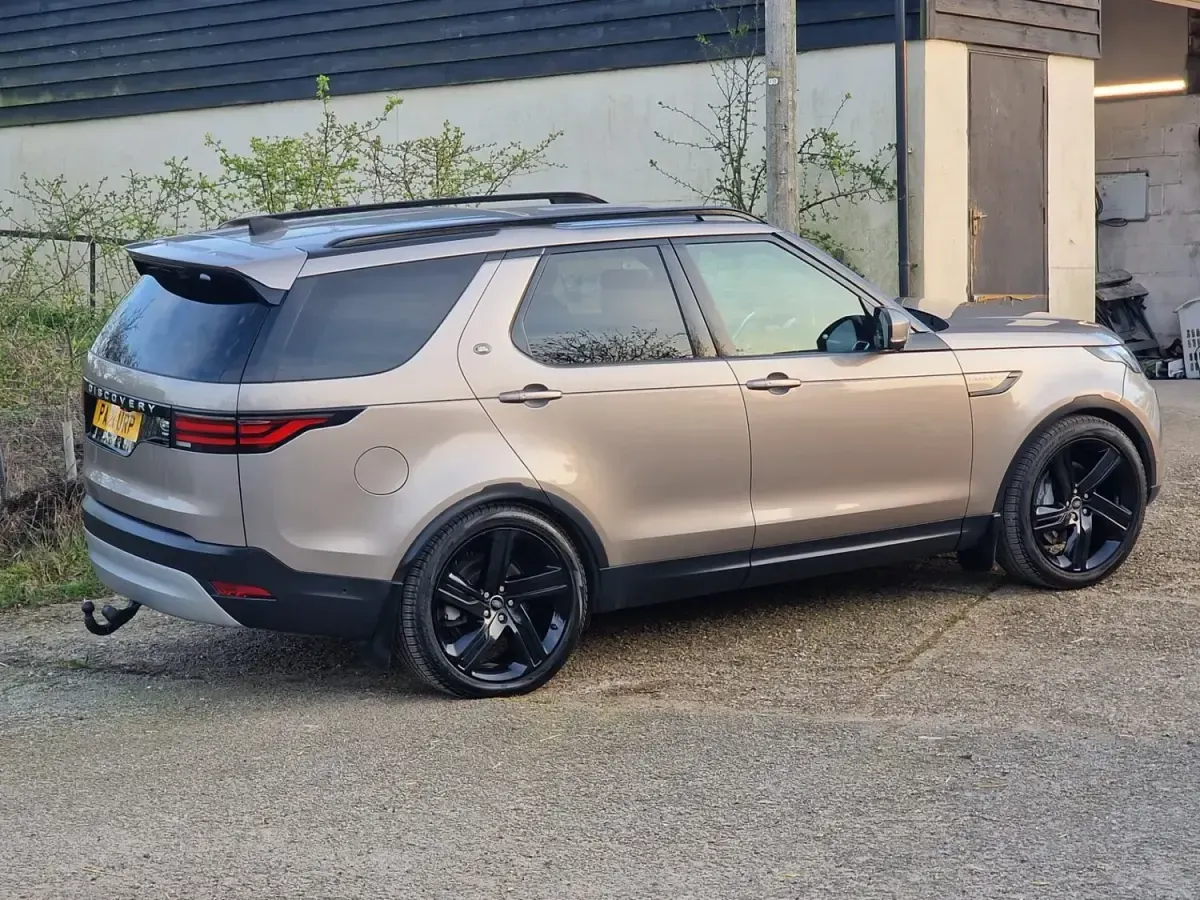 Begagnad Land Rover Discovery 5 HSE 2021 Brun SUV