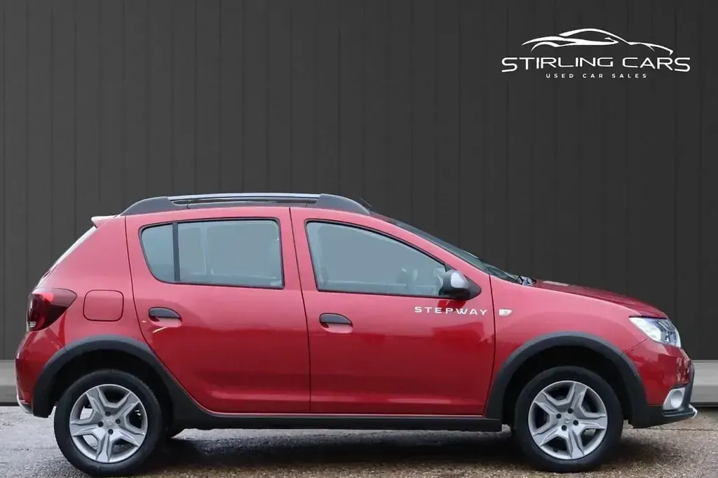 Usado Dacia Sandero Comfort 100 HP (73 kW) 2021 Vermelho Citadino