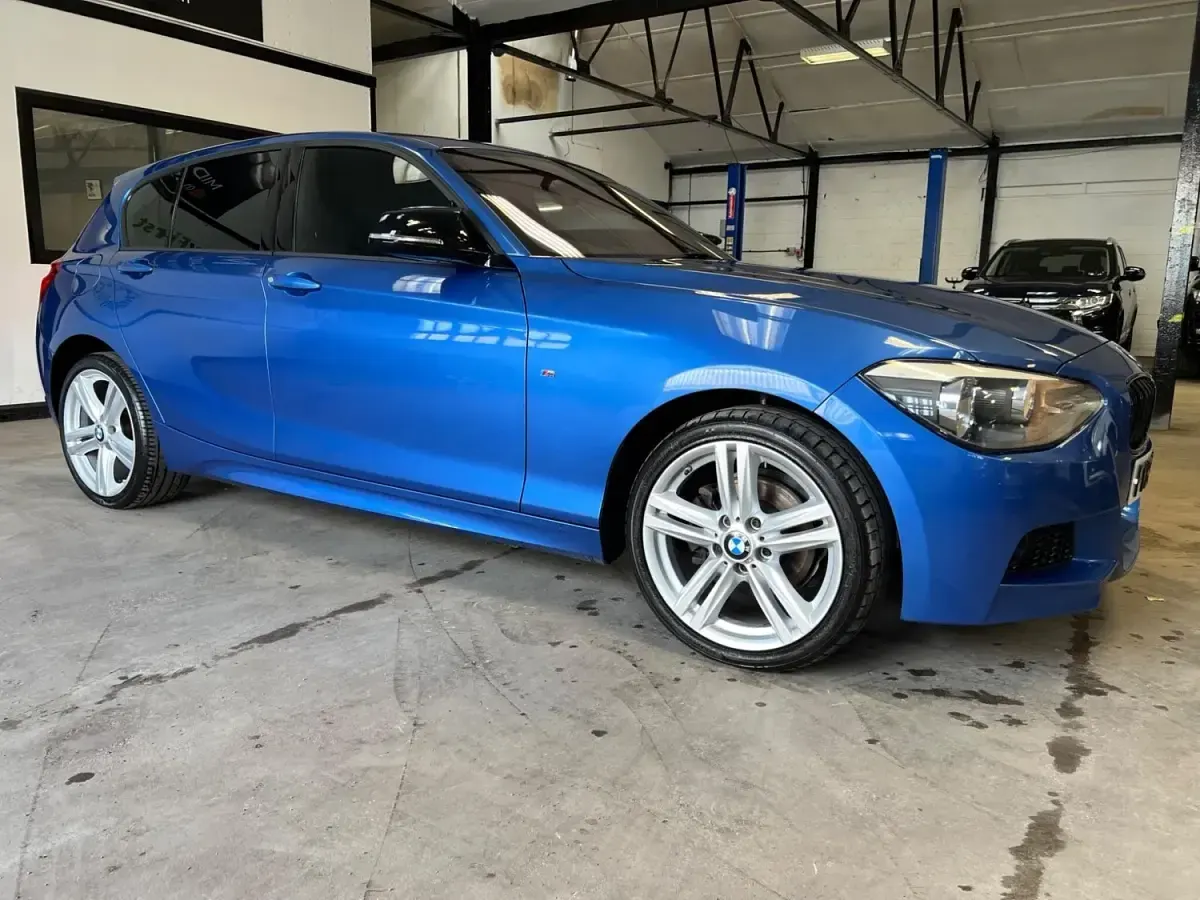 Begagnad BMW 120 M Sport 2014 Blå Halvkombi