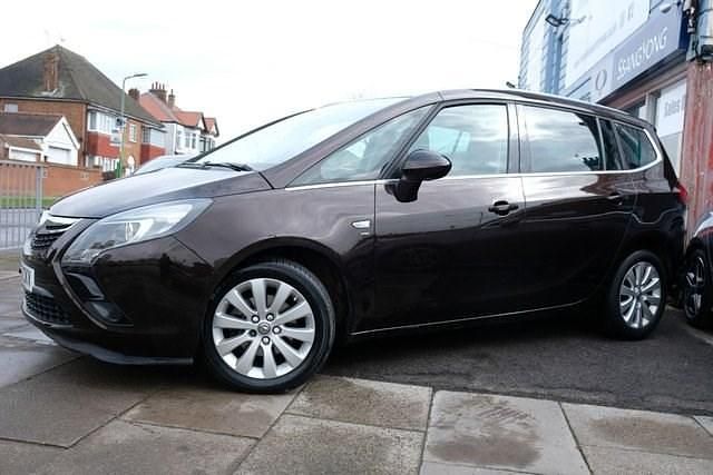 Used Vauxhall Zafira Tourer 138 HP (101 kW) 2016 Brown MPV