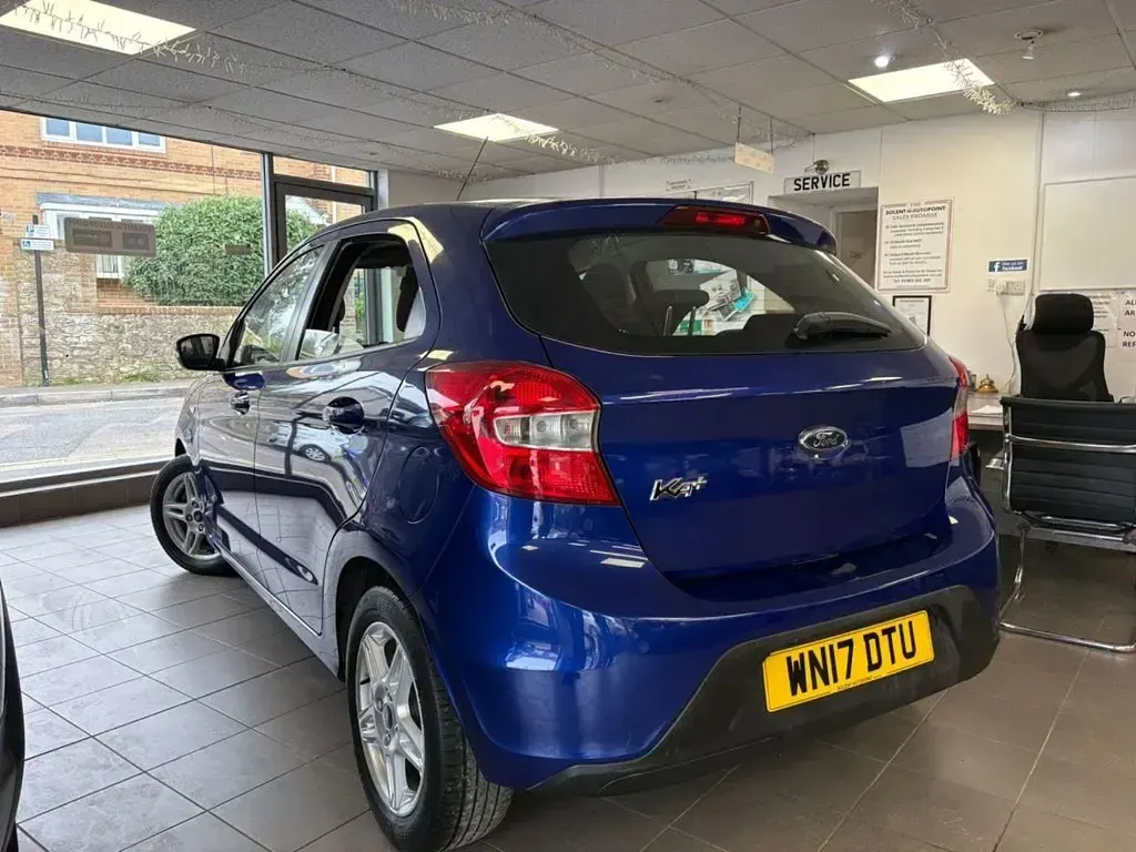 Used Ford Ka Plus Zetec 85 HP (62 kW) 2017 Blue Hatchback