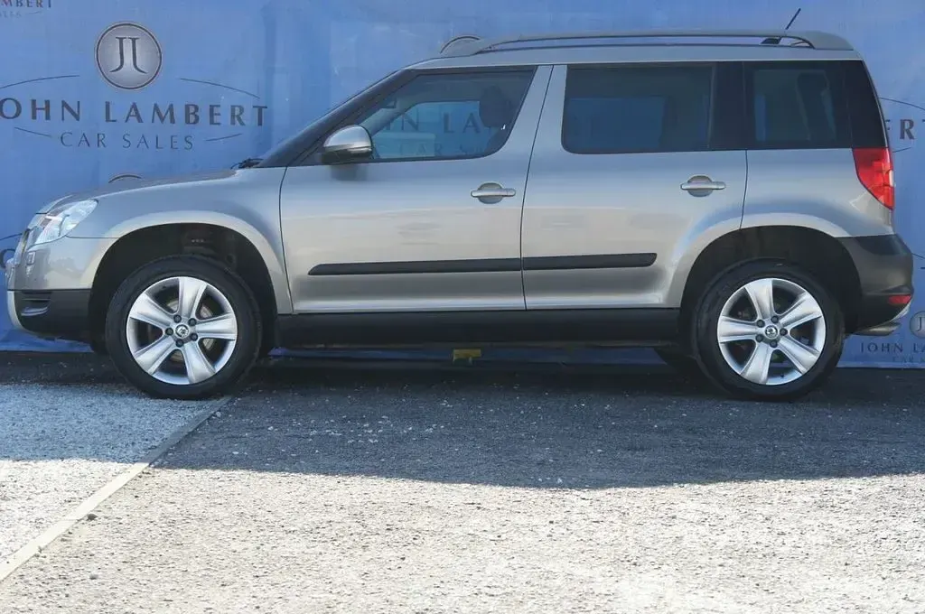 Used Skoda Yeti SE 140 HP (102 kW) 2013 Beige SUV