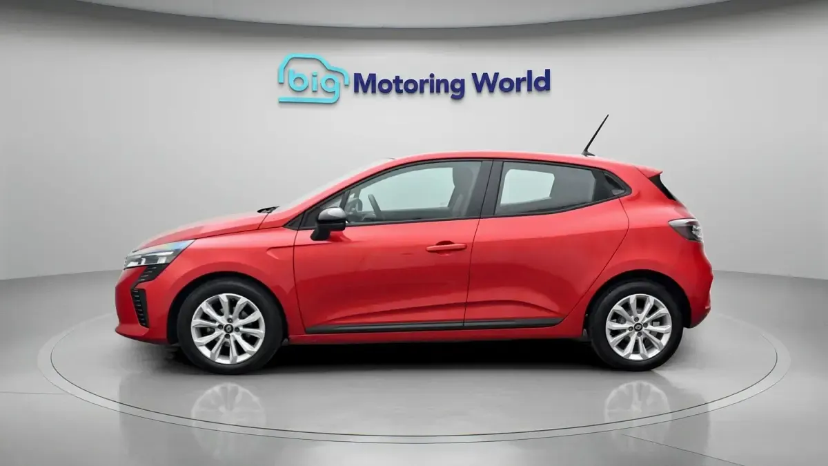 Used Renault Clio Evolution 90 HP (66 kW) 2025 Hatchback