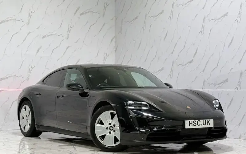 Usado Porsche Taycan 350 kW (476 HP) 2023 Sedan