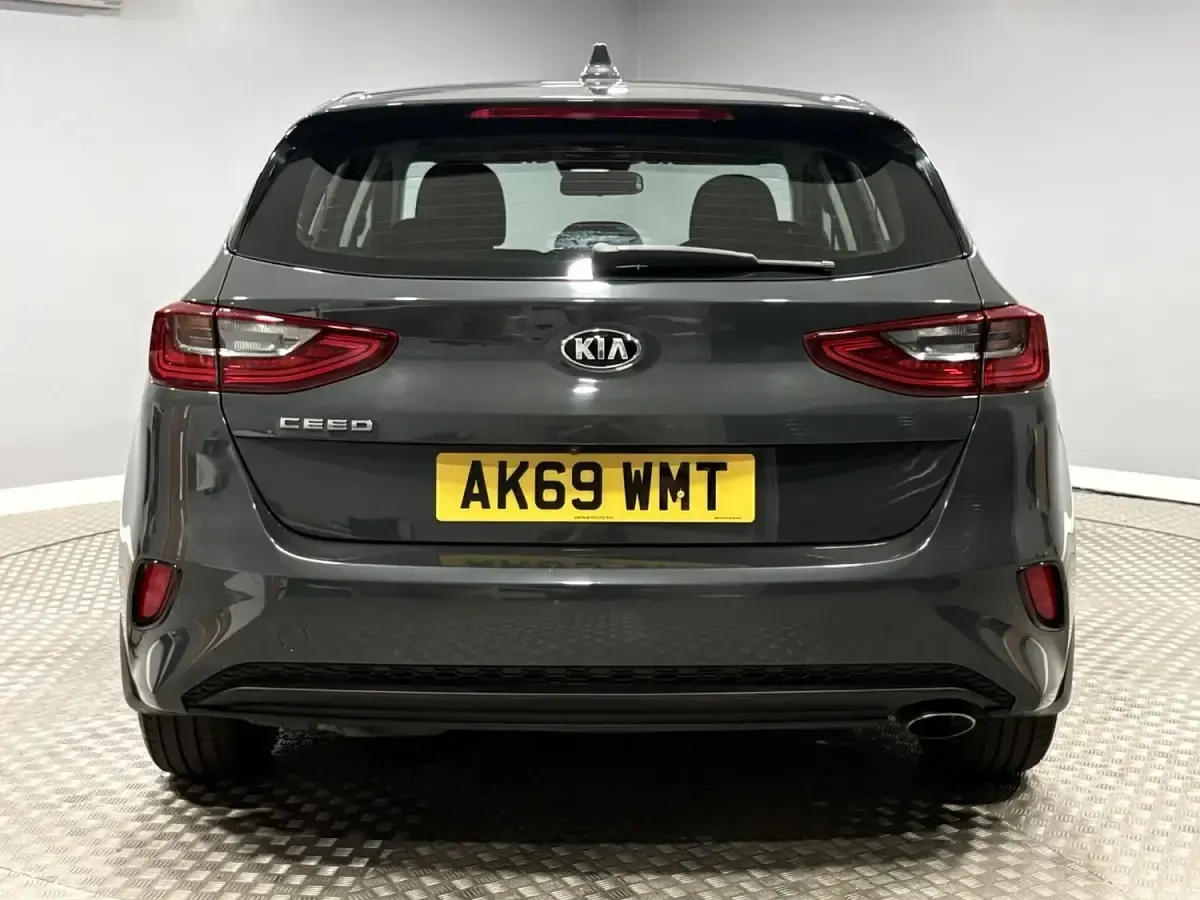 Used Kia Ceed 136 HP (100 kW) 2019 Grey Hatchback