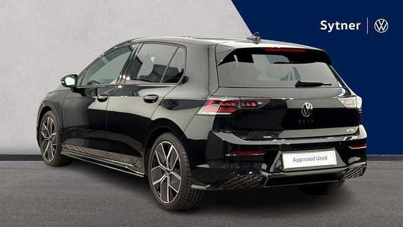Second-hand VW Golf VIII 150 CP (110 kW) 2025