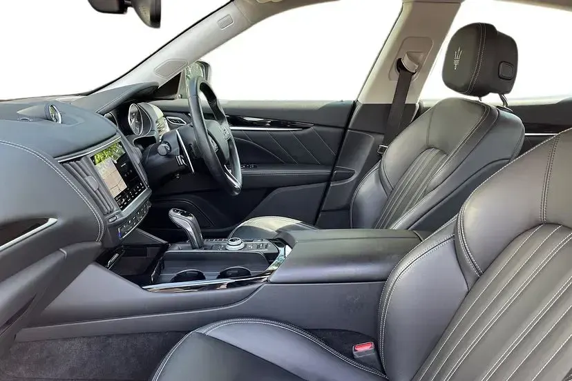 Used Maserati Levante GranLusso 350 HP (257 kW) 2021 Blu nobile SUV