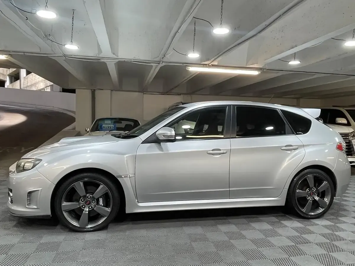 Used Subaru Impreza 2010 Silver Hatchback