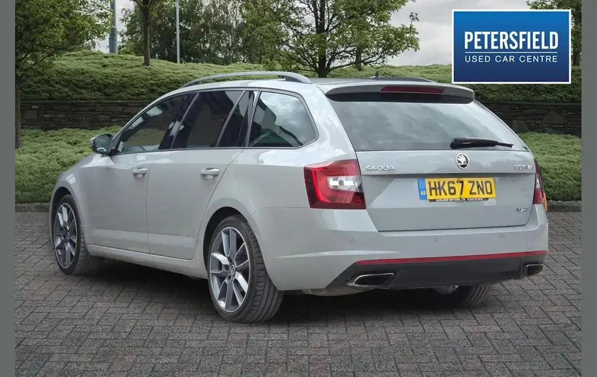 Used Skoda Octavia vRS 226 HP (166 kW) 2018 Grey Estate