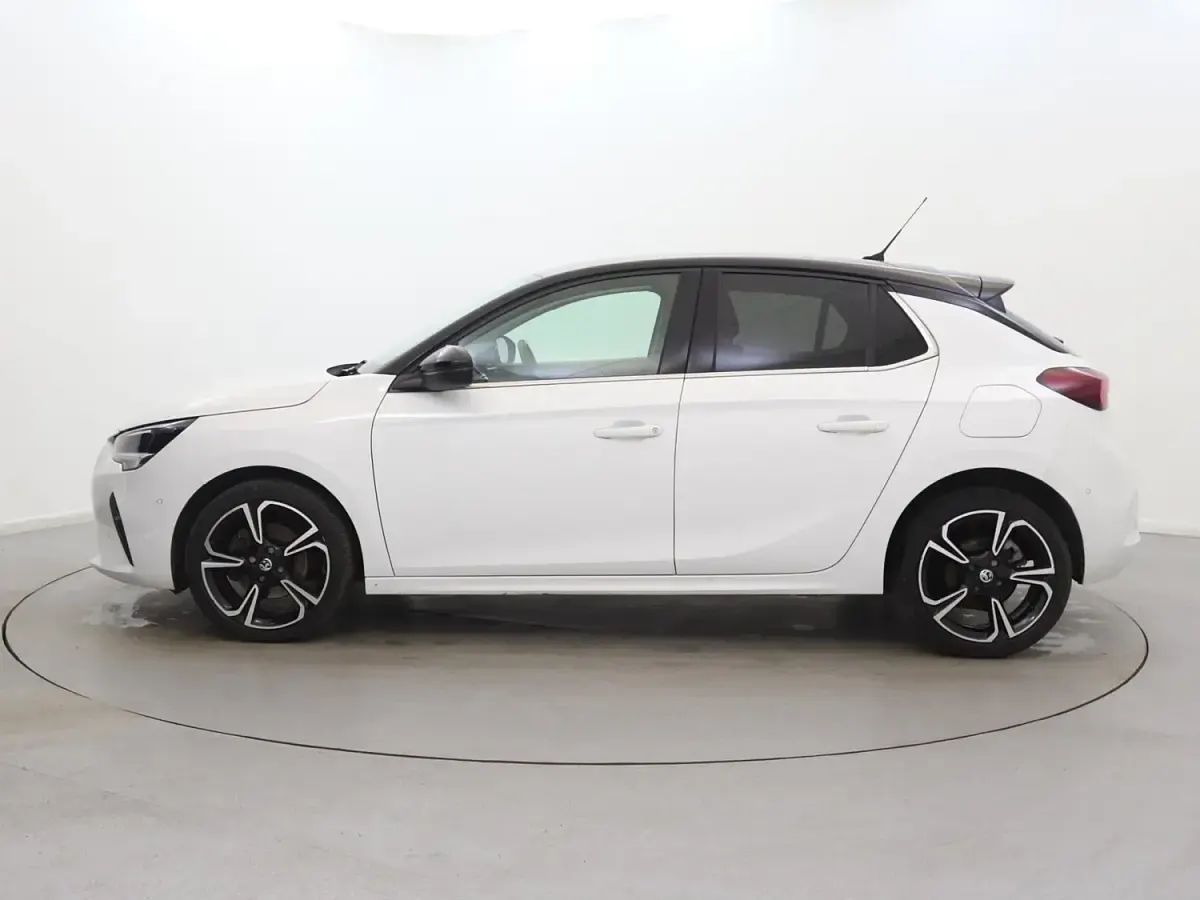 Używany Vauxhall Corsa Edition 102 KM (75 kW) 2022 Biały Hatchback