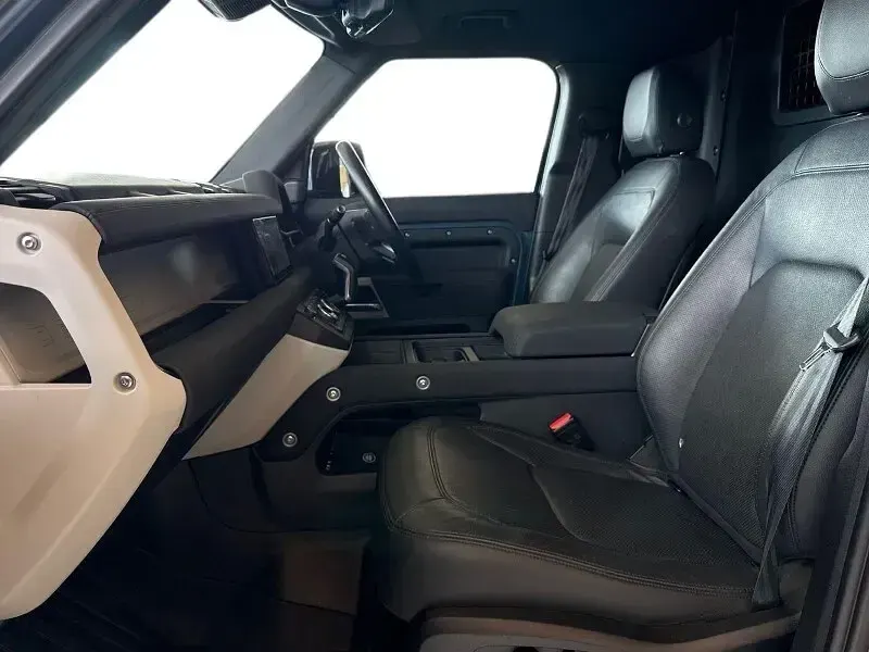 Used Land Rover Defender SE 250 HP (183 kW) 2023 Blue SUV