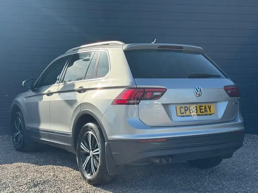 Second-hand VW Tiguan SE 150 CP (110 kW) 2018 Argintiu SUV