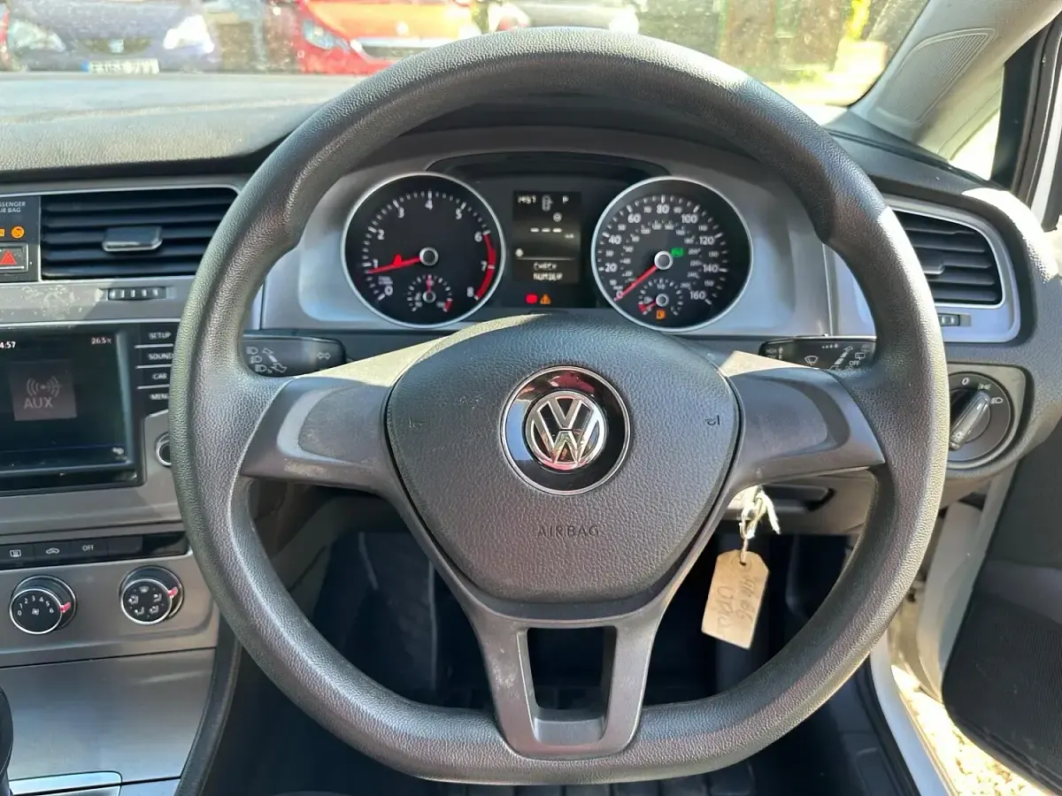 Used VW Golf VII S 125 HP (91 kW) 2017 White Hatchback