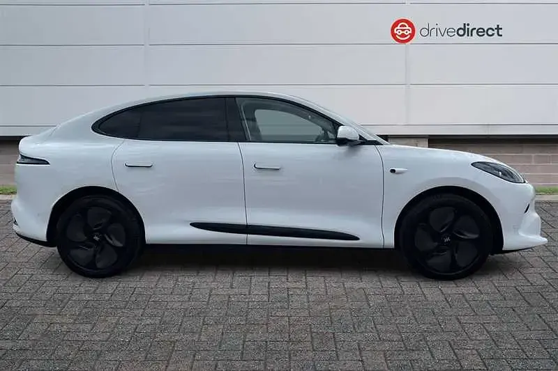 Used MG IM6 300 kW (408 HP) 2025 White SUV