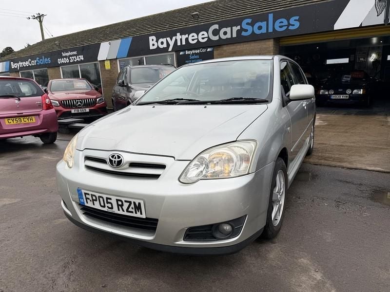 Used Toyota Corolla 110 HP (80 kW) 2005 Silver Hatchback