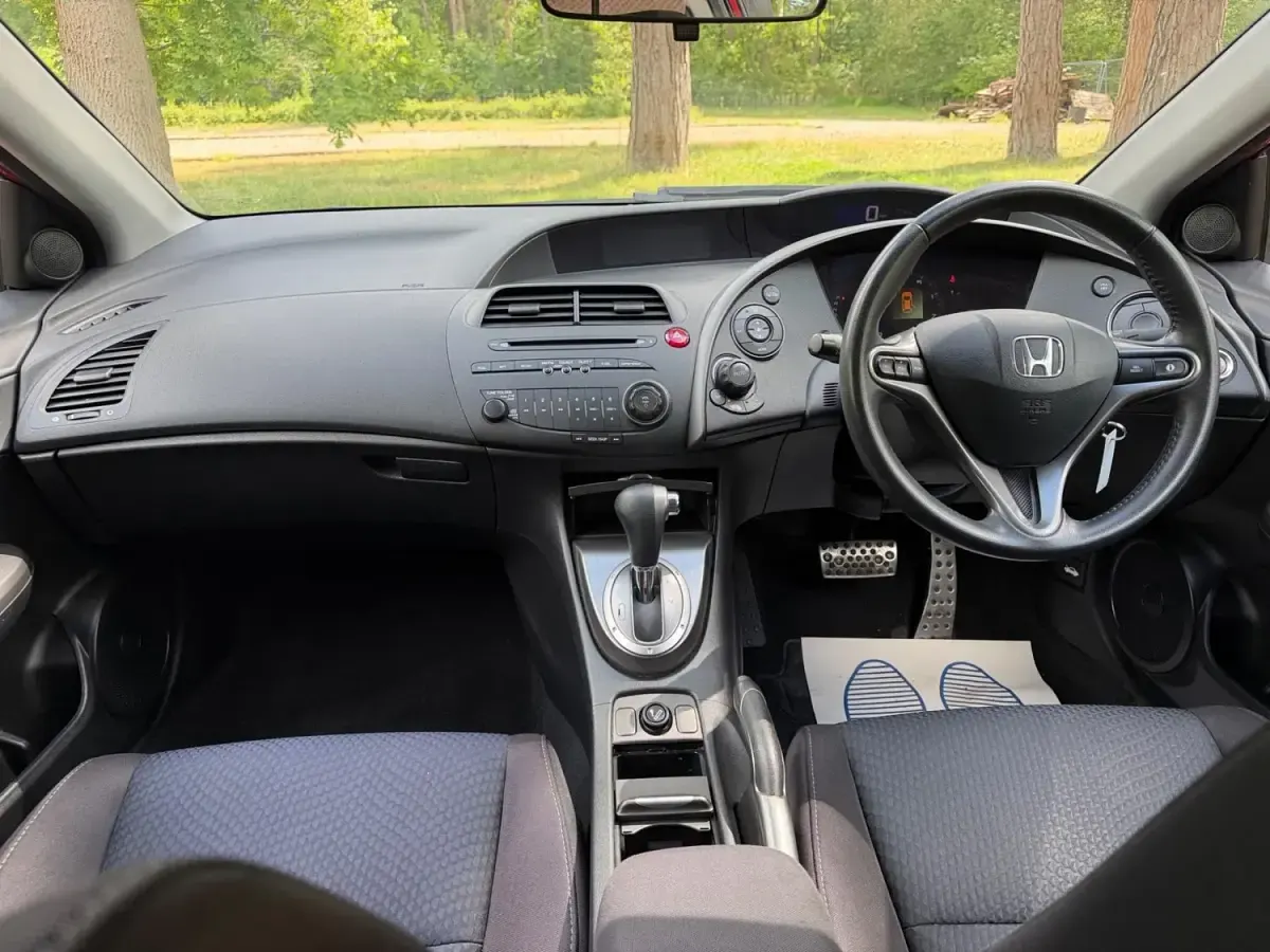 Używany Honda Civic SE 140 KM (102 kW) 2009 Czerwony Hatchback