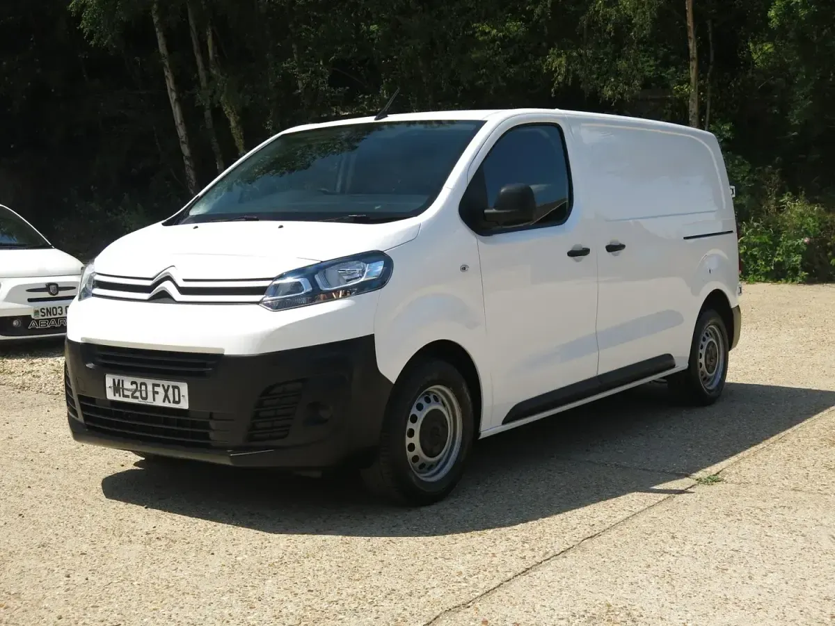 Used Citroën Dispatch 120 HP (88 kW) 2020 White MPV