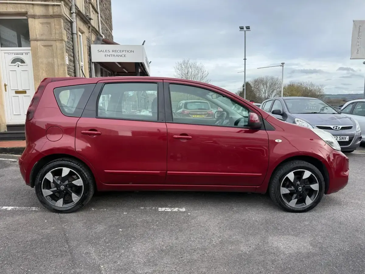 Używany Nissan Note Acenta 110 KM (80 kW) 2012 Czerwony Minivan