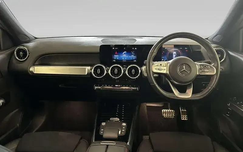Used Mercedes GLB200 AMG line 163 HP (119 kW) 2021 Silver SUV