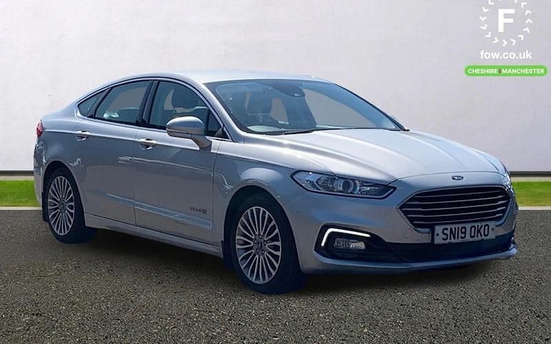 Usado Ford Mondeo Titanium 188 HP (138 kW) 2021 Sedan