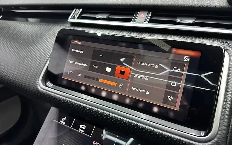 Used Land Rover Range Rover Velar SE Dynamic 241 HP (177 kW) 2017 Grey SUV