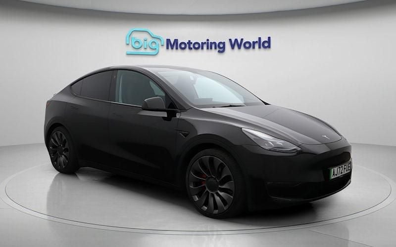 Used 2024 Tesla Model Y Performance SUV | £29,100 (Super price) - Image 1/4