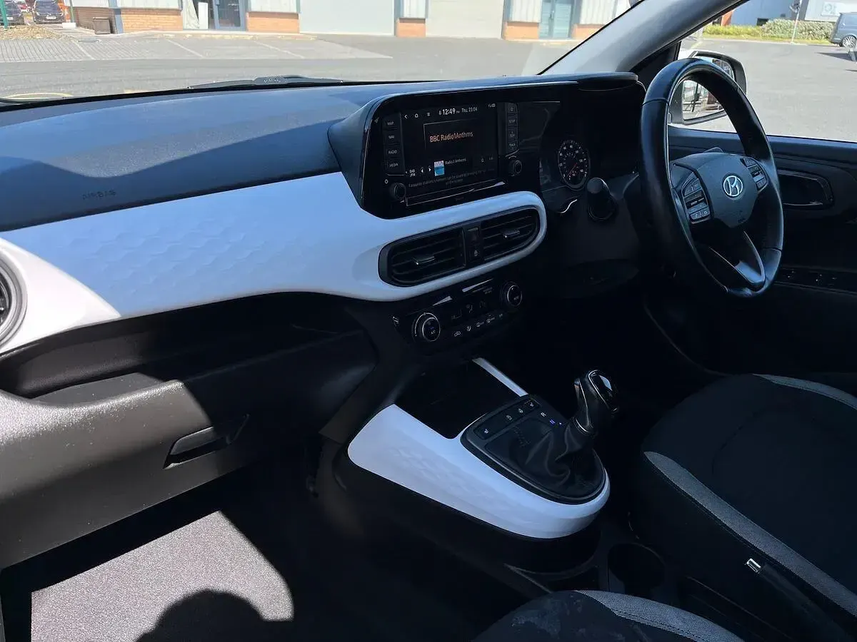 Usado Hyundai i10 Premium 67 HP (49 kW) 2022 Branco Citadino