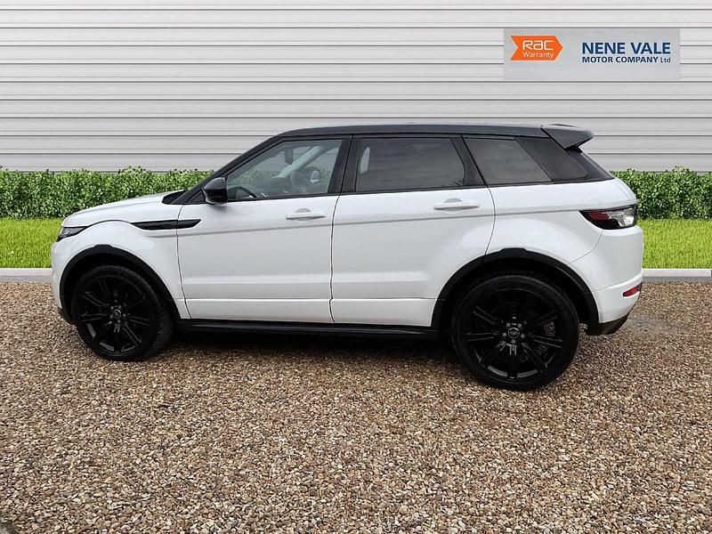 Used Land Rover Range Rover evoque Dynamic 2014 White Estate
