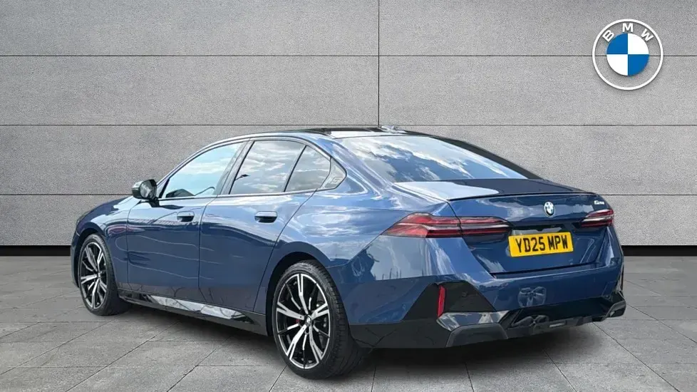 Used BMW 520 M Sport 205 HP (150 kW) 2025 Blue
