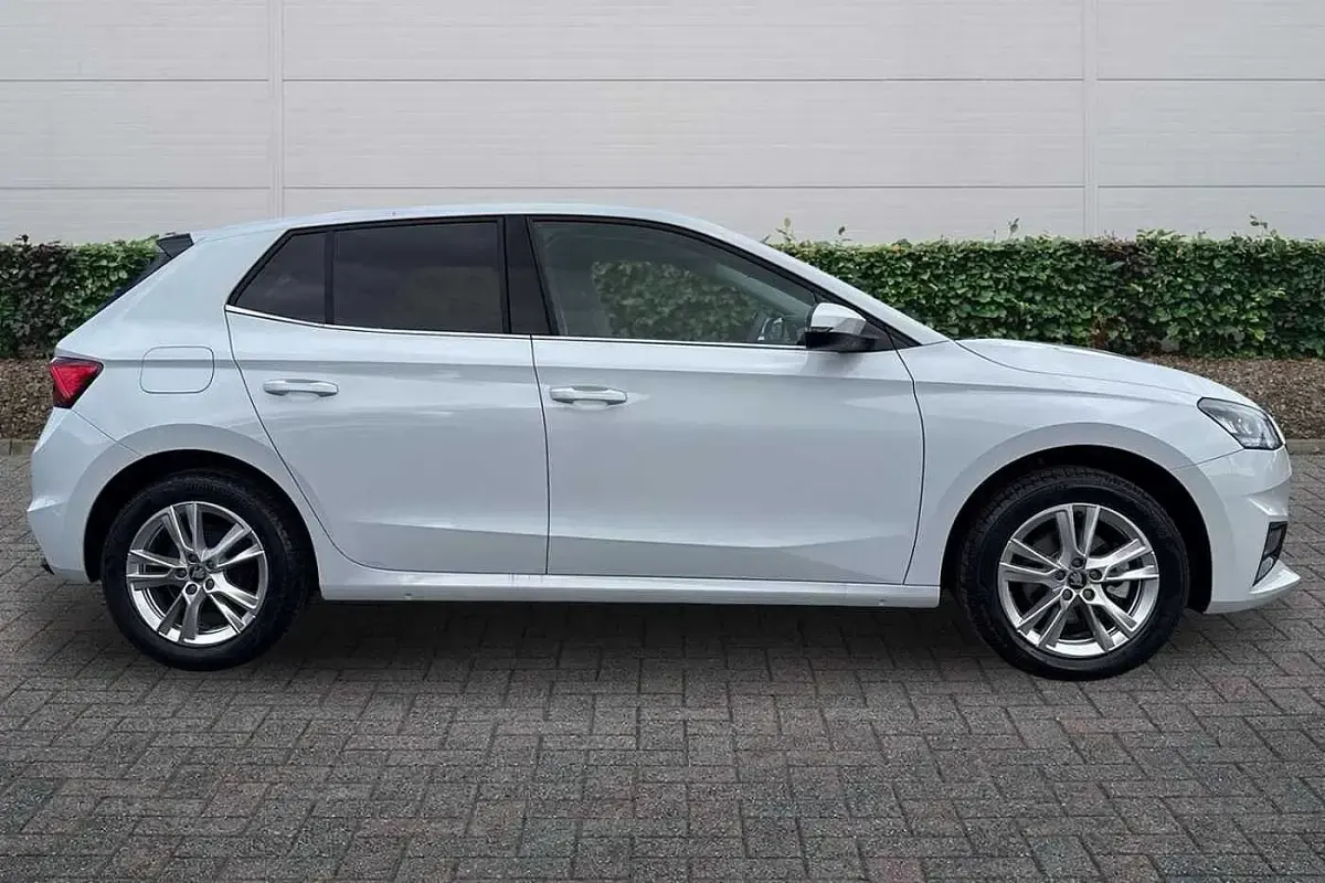 Used Skoda Fabia SE L 85 HP (62 kW) 2025 Moon white metallic Hatchback