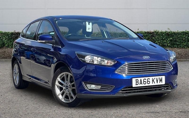 Used Ford Focus Zetec 120 HP (88 kW) 2016 Blue Hatchback
