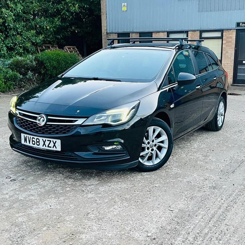 Used Vauxhall Astra S 110 HP (80 kW) 2018 Black Estate