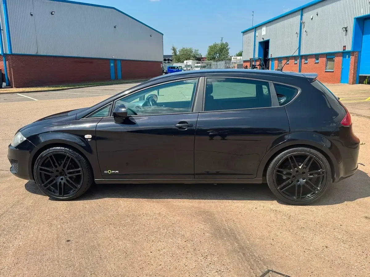 Used Seat Leon Copa 105 HP (77 kW) 2011 Black Hatchback