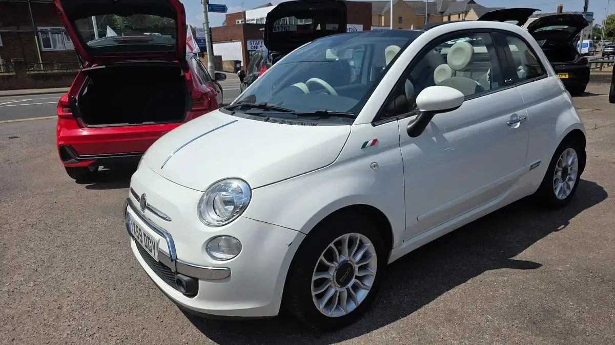 Used Fiat 500 Lounge 69 HP (50 kW) 2009 White Cabriolet