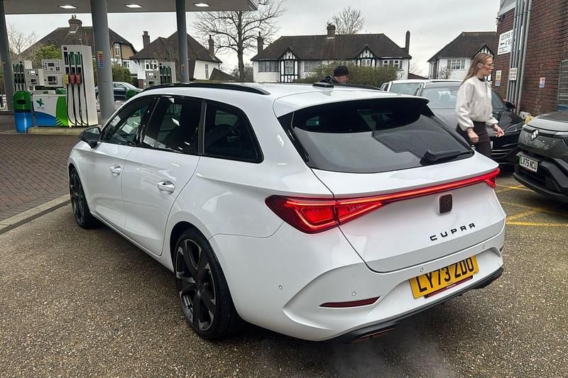 Used Cupra Leon VZ2 242 HP (177 kW) 2024 Metallic  nevada white Estate